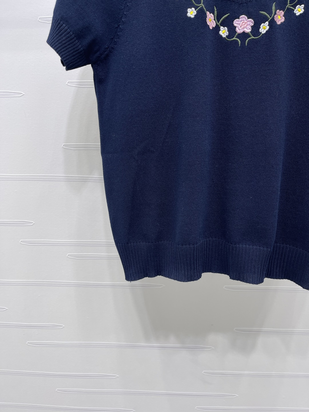 Women's short sleeves